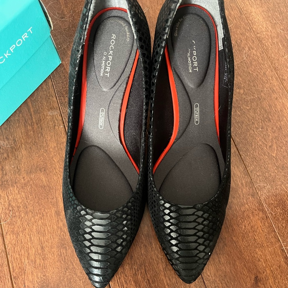 Rockport Black Plain Pumps for Women - Picture 4 of 5